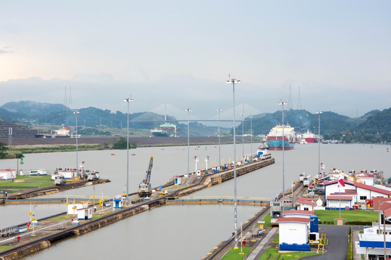パナマ運河｜ミラフローレス水門